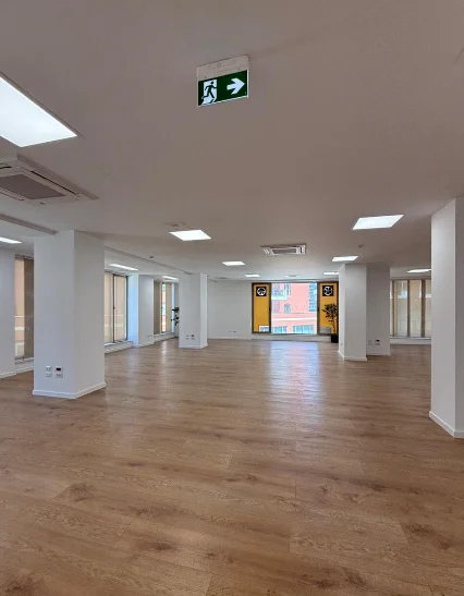 Jepet me qera zyre Kati 2, 583 m² 11.000 € (Kompleksi Delijorgji)