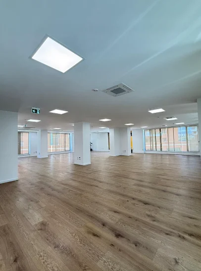 Jepet me qera zyre Kati 2, 583 m² 11.000 € (Kompleksi Delijorgji)