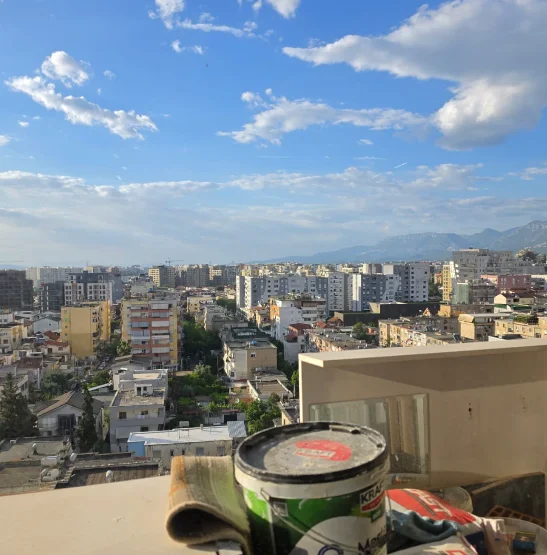 Tirane, jepet me qera apartament 2+1 Kati 5, 90 m² 800 € (Globe)