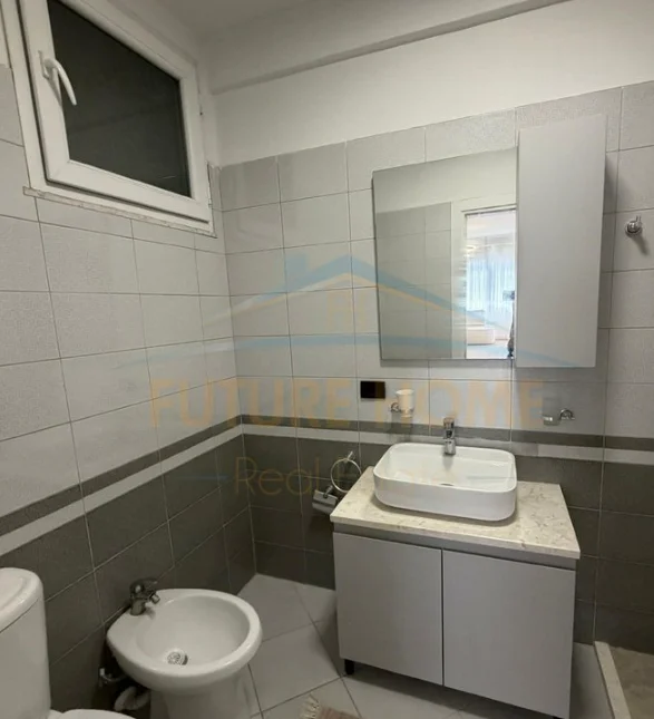 Tirane, shitet apartament 1+1 Kati 5, 67 m² 121.000 € (Astir)