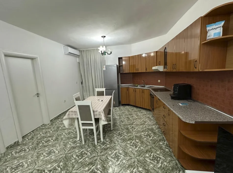 Tirane, jap me qera apartament 2+1+Ballkon Kati 7, 87 m² 600 € (Don Bosko)