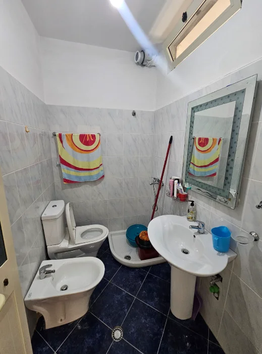 Durres, jepet me qera apartament 1+1 Kati 4, 60 m² 600 € (Shetitorja e Plazhit, Durrës, Albania)