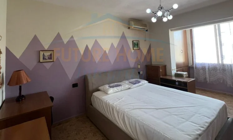 Tirane, jepet me qera apartament 1+1 Kati 5, 52 m² 475 € (Xhamlliku)