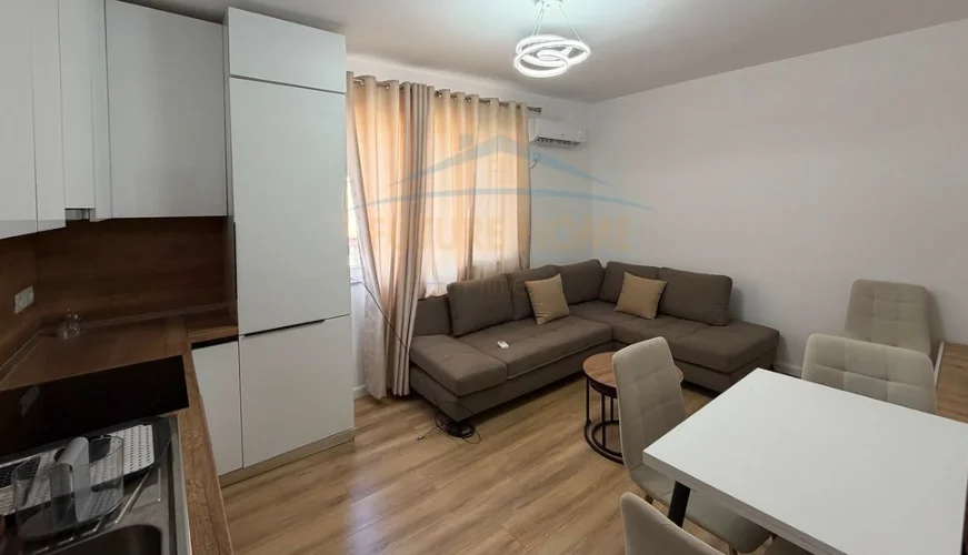 Tirane, jepet me qera apartament 1+1 Kati 3, 45 m² 750 € (Qender)