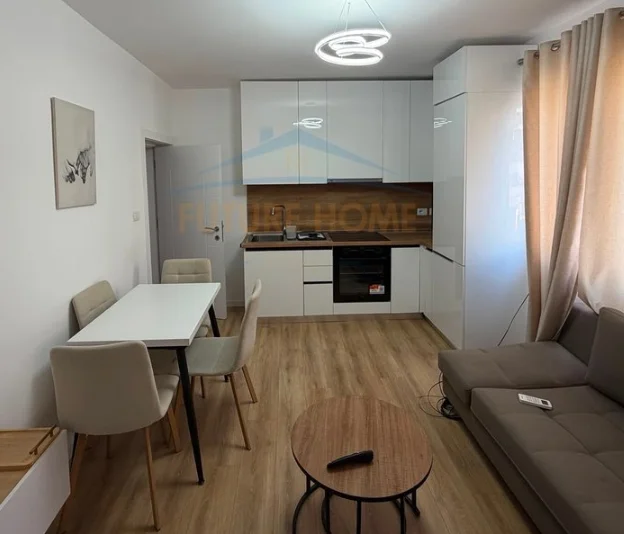 Tirane, jepet me qera apartament 1+1 Kati 3, 45 m² 750 € (Qender)