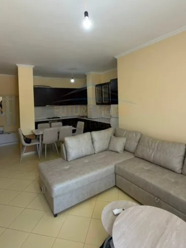 Tirane, jepet me qera apartament 1+1 Kati 3, 61 m² 350 € (Fresk)