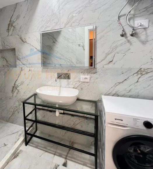 Tirane, jepet me qera apartament 1+1+Ballkon Kati 1, 64 m² 475 € (Rruga e Dibres)