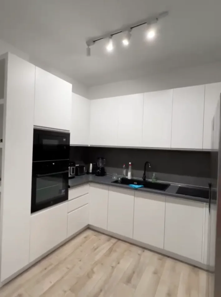 Shqiperi, shitet 2+1+Ballkon Kati 1, 119 m² 275.001 € (Unaza e Re)