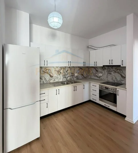 Tirane, jepet me qera apartament 2+1 Kati 5, 100 m² (Yzberisht)