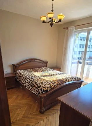 Tirane, shitet apartament 2+1 Kati 4, 65 m² 158.000 € (Rruga Muhamet Gjollesha)
