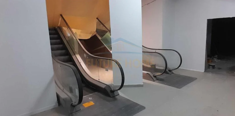 Tirane, jepet me qera ambjent biznesi Kati -1, 618 m² 12.000 € (Rruga e Barrikadave, Tirane, AREA42260)