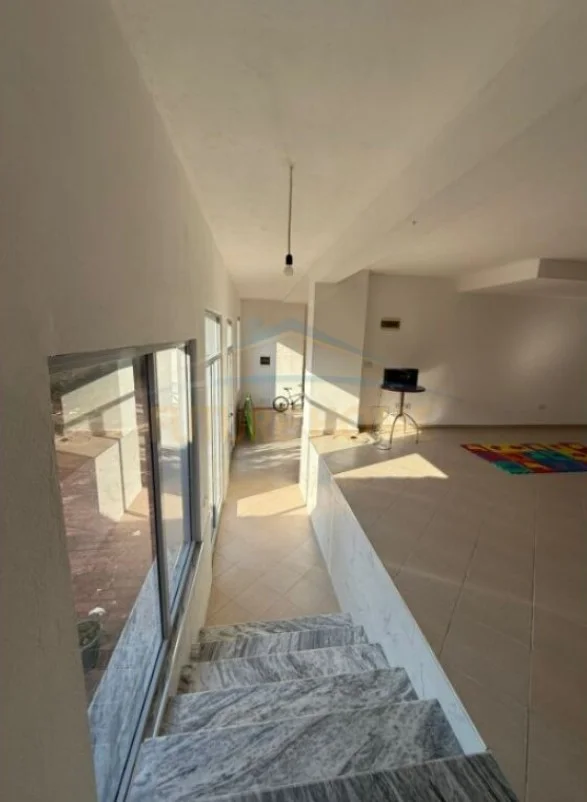 Tirane, shitet ambjent biznesi Kati 0, 92 m² 145000 € (prane Fabrikes se Qelqit, Kombinat, Tiranë AREA47681)