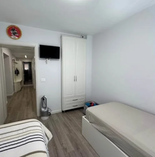 Tirane, jepet me qera apartament 2+1 Kati 2, 100 m² 1.100 € 