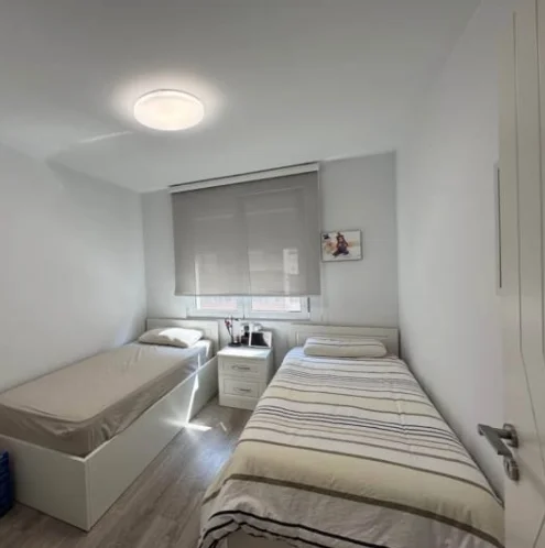 Tirane, jepet me qera apartament 2+1 Kati 2, 100 m² 1.100 € 