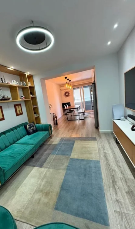 Tirane, jepet me qera apartament 2+1 Kati 2, 100 m² 1.100 € 
