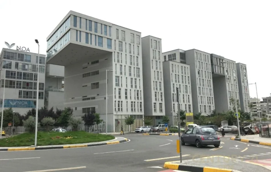 Tirane, jepet me qera zyre Kati 2, 110 m² 1.000 € 