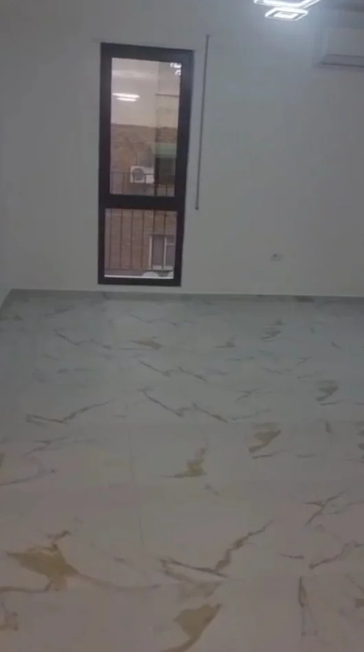 Tirane, jepet me qera zyre Kati 1, 120 m² 700 € 