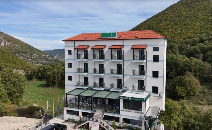 VILA SOFIA - Resort Natyror Malor ne Tepelene, Memaliaj, Fshati Gllave