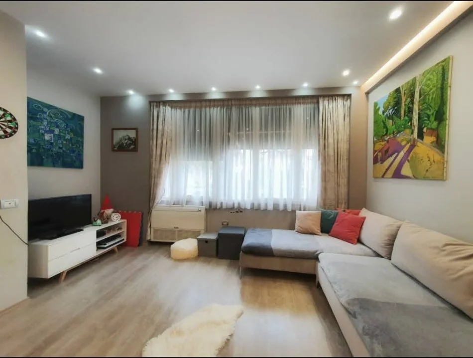 Tirane, jepet me qera apartament 2+1 Kati 1, 74 m² 650 € (Rruga Nobert Jokl, mbrapa Gjykates se Apelit.)