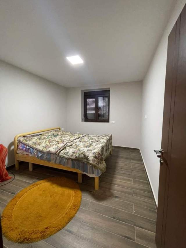 Korce, jepet me qera apartament Kati 5, 65 m² 200 Euro