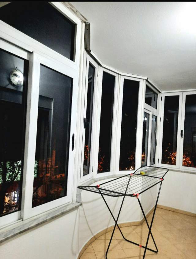 Tirane, jepet me qera apartament 1+1+BLK Kati 2, 60 m² 420 Euro (Rruga Lord Bajron  kryqezimin me Rrugen Dritan Hox)