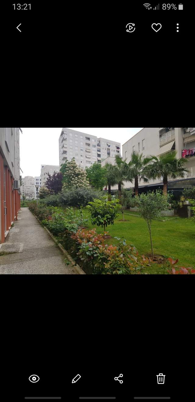 Tirane, jap me qera ambjent biznesi Kati 0, 60 m² 450 Euro (Rr.frosina plaku kompleksi kontakt)