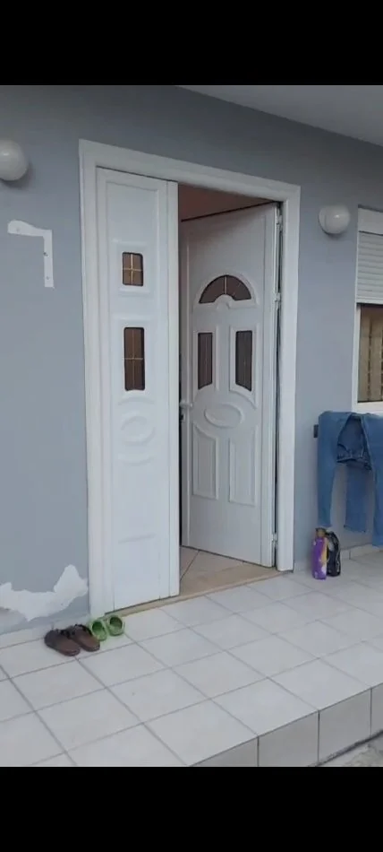 Tirane, jepet me qera Vile 2+1 Kati 1, 110 m² 400 € (Rruga stacioni I Trenit)