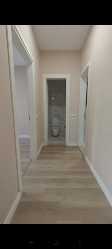 Tirane, jepet me qera apartament 2+1+Ballkon Kati 2, 95 m² 850 € (Rruga e Kosovareve)
