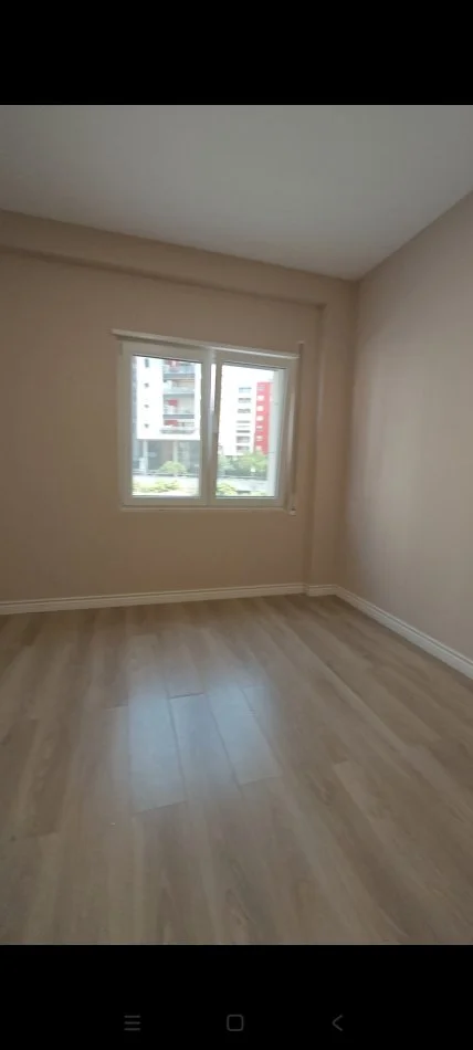 Tirane, jepet me qera apartament 2+1+Ballkon Kati 2, 95 m² 850 € (Rruga e Kosovareve)