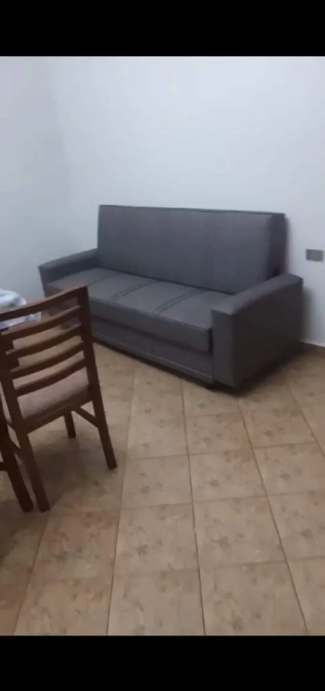 Tirane, jepet me qera Vile 1+1 Kati 2, 60 m² 27.000 Leke (Midis Fushes Aviacionit dhe 21 dhjetorit)