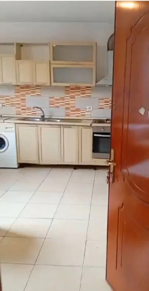 1+1,30.000 lek,Pran Pedonales, Ish Tregu Elektrik