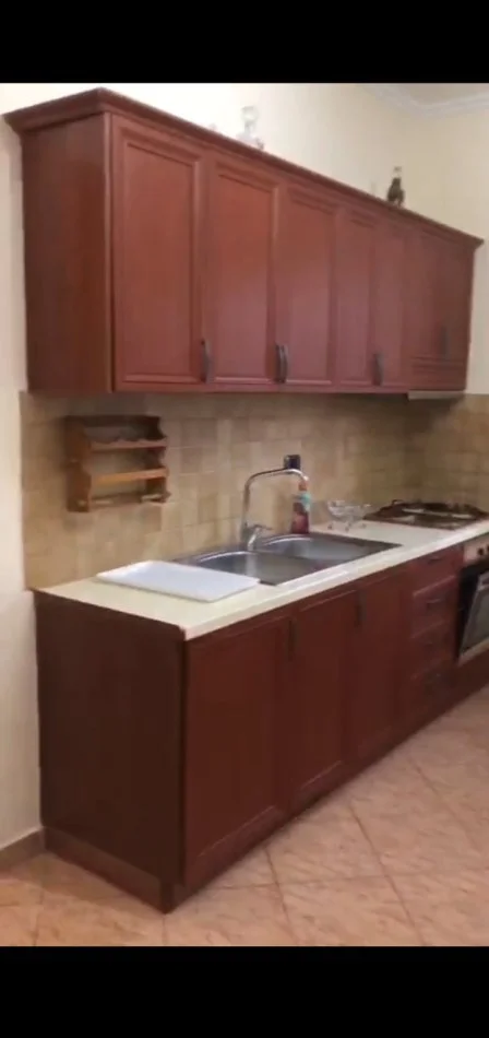 Tirane, jepet me qera Vile 1+1, Kati 2, 61 m² (Mbrapa Bar Famed, Astir)