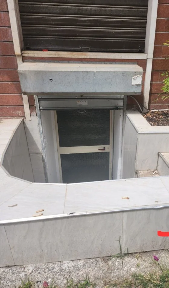 Shitet ambjent i pershtatshem per zyra magazina 38 m² (Nikolla Tupe)