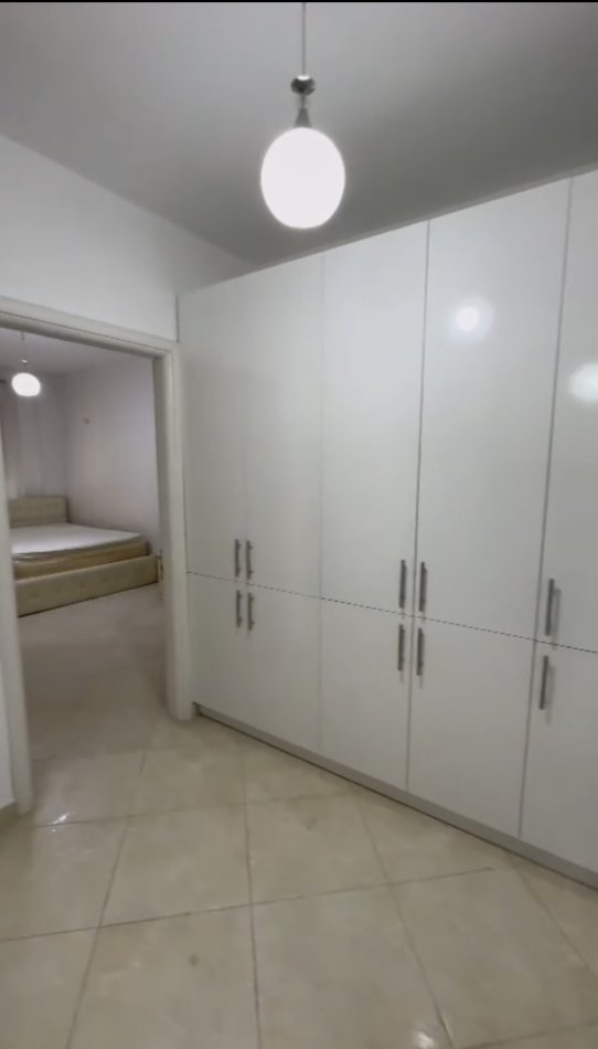 Tirane, jepet me qera apartament 1+1+Ballkon Kati 3, 61 m² 350 € (Rruga dajtit)