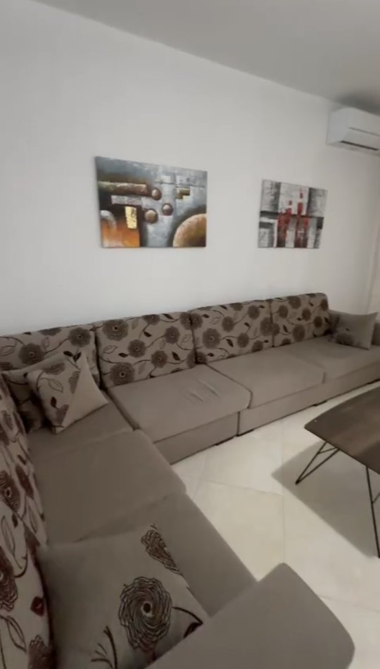 Tirane, jepet me qera apartament 1+1+Ballkon Kati 3, 61 m² 350 € (Rruga dajtit)