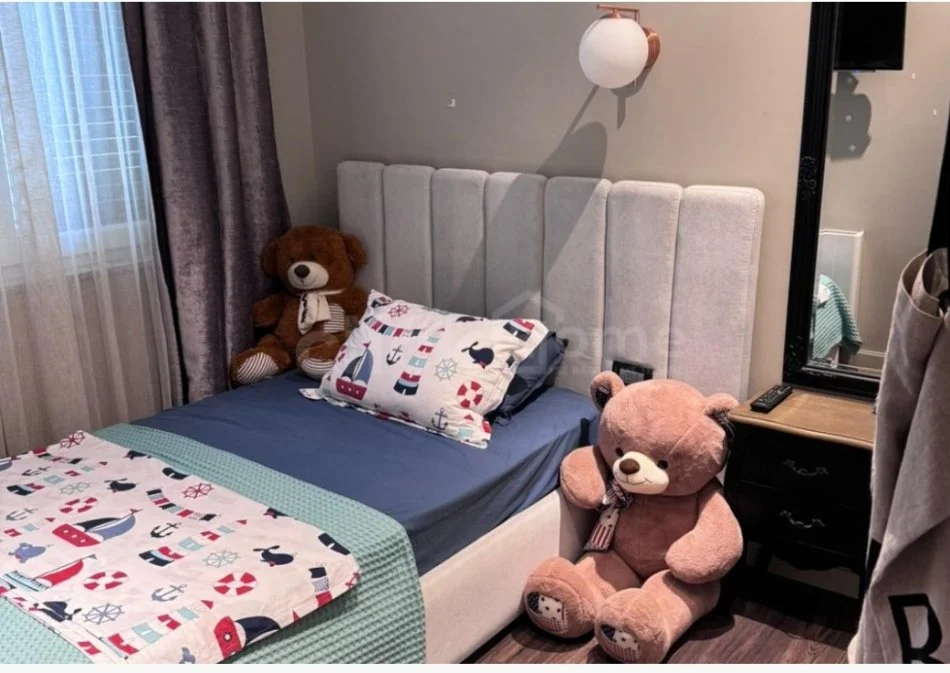 Durres, shitet Vile Gjiri Lalzit 4+1+Aneks+Ballkon , 400.000 €