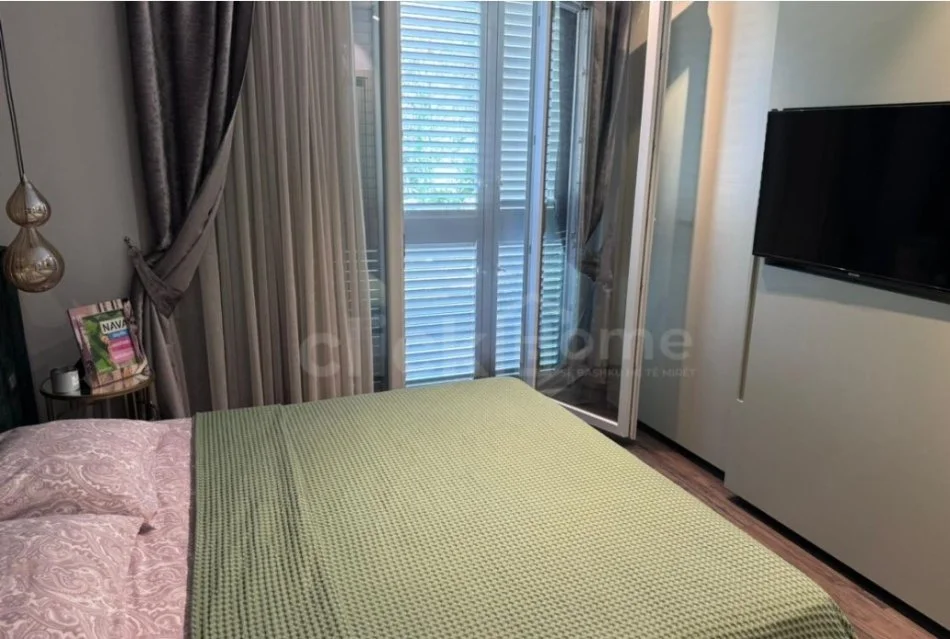 Durres, shitet Vile Gjiri Lalzit 4+1+Aneks+Ballkon , 400.000 €