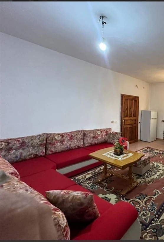 Tirane, jepet me qera Vile 1+1 Kati 1, 70 m² (Pran Spitalit Amerikan 3,Yzberisht)