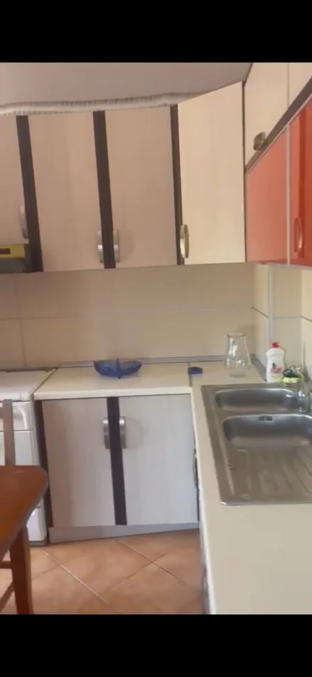 Durres, shitet apartament 1+1+Ballkon Kati 4, 