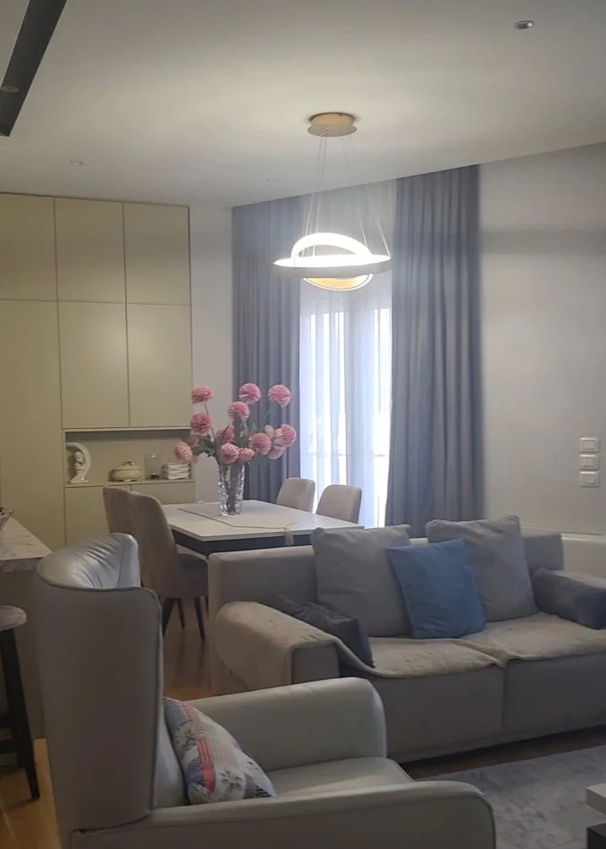 Tirane, shes apartament 3+1 Kati 9, 200 m² 640.000 € (Rruga e Kosovarve)