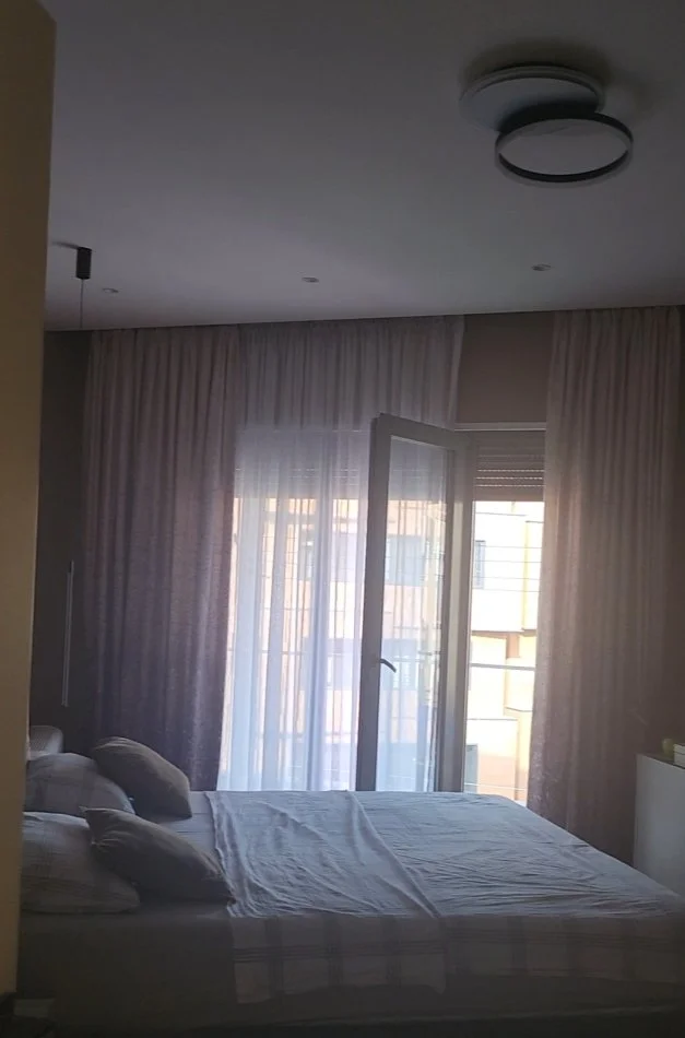 Tirane, shes apartament 3+1 Kati 9, 200 m² 640.000 € (Rruga e Kosovarve)