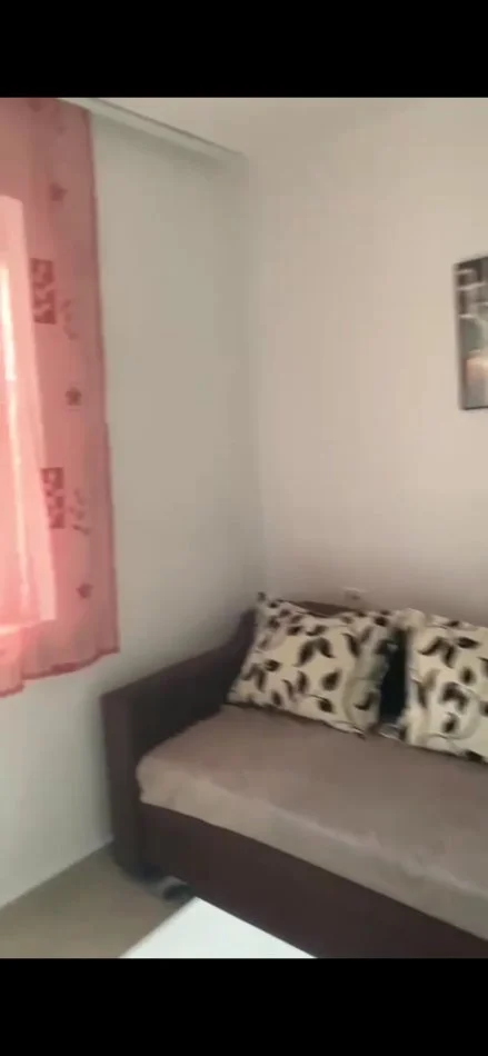 Tirane, shitet 1+1 Kati 1, 