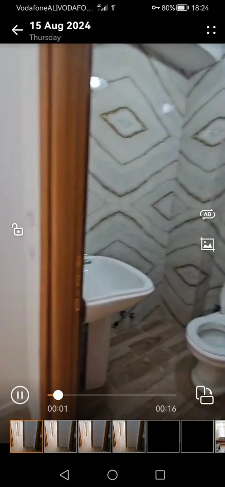 Tirane, shitet 1+1 Kati 2, 