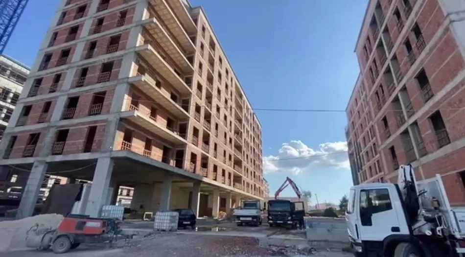 Tirane, shitet 1+1 Kati 2, 