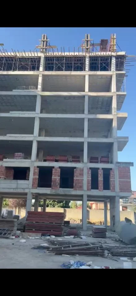 Tirane, shitet 1+1 Kati 3, 