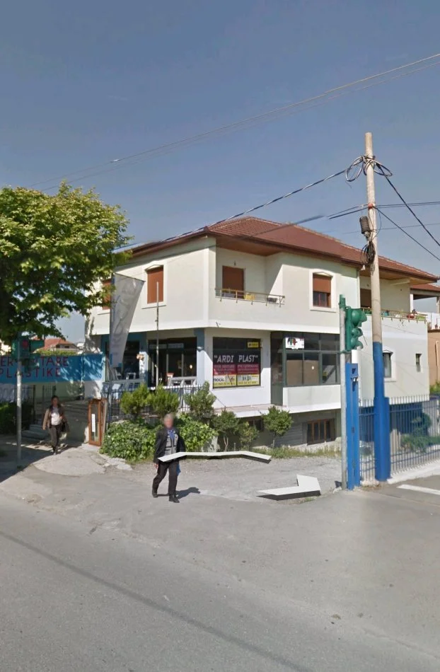 Tirane, jepet me qera dyqan Kati 1, 175 m² 1.000 € (Rruga Gjerg Balsha Njesia Administrative Nr 11)