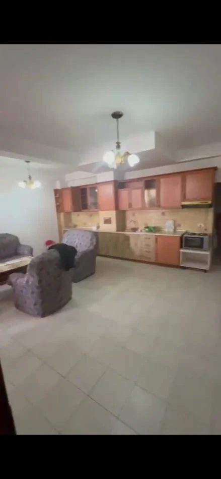 Tirane, shes apartament 1+1 Kati 1, 