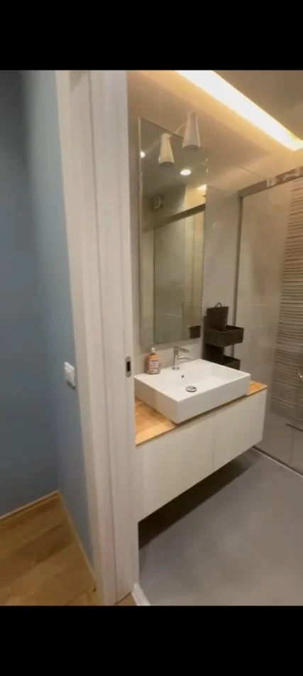 Tirane, jepet me qera Vile 3 Katshe , 2.800 € (Rezidenca White House, TEG)