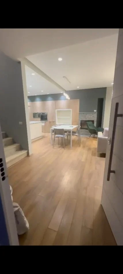 Tirane, jepet me qera Vile 3 Katshe , 2.800 € (Rezidenca White House, TEG)