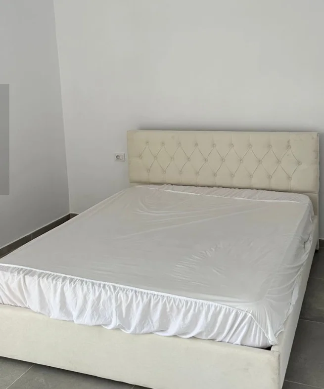 Tirane, jepet me qera Vile 1+1 Kati 3, 60 m2 (Mbrapa Universitetit te Sporteve,Zogu Zi)